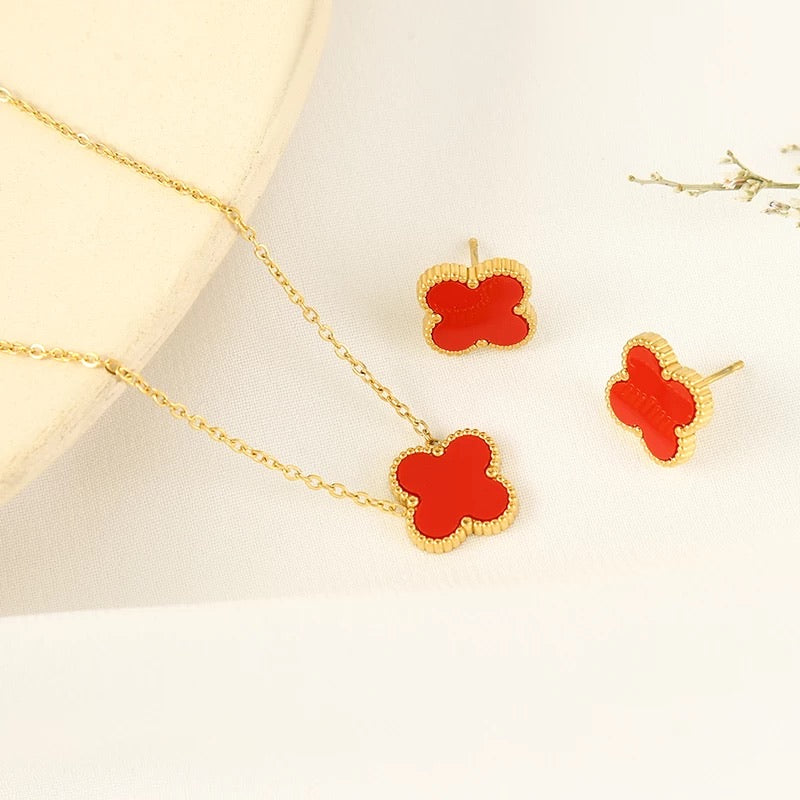 Clover Style Necklace